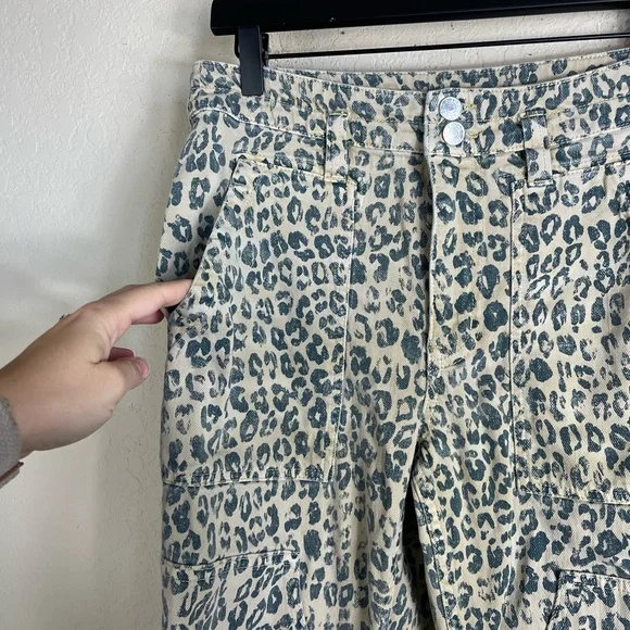 Pilcro The Wanderer Leopard Print Cargo Straight Leg Jeans Size 27 - Picture 7 of 12